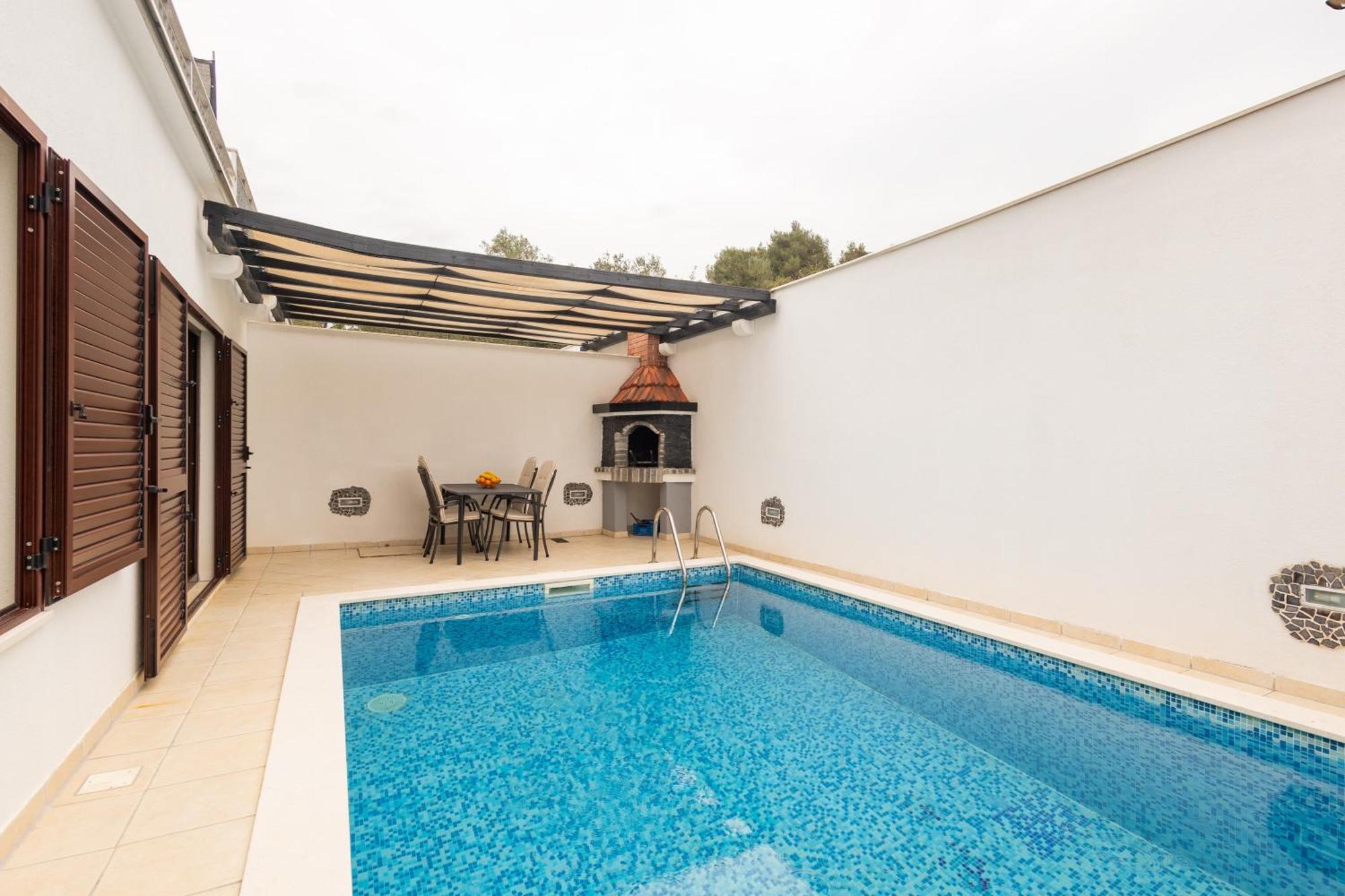 Villa Palanga Trogir Exterior photo