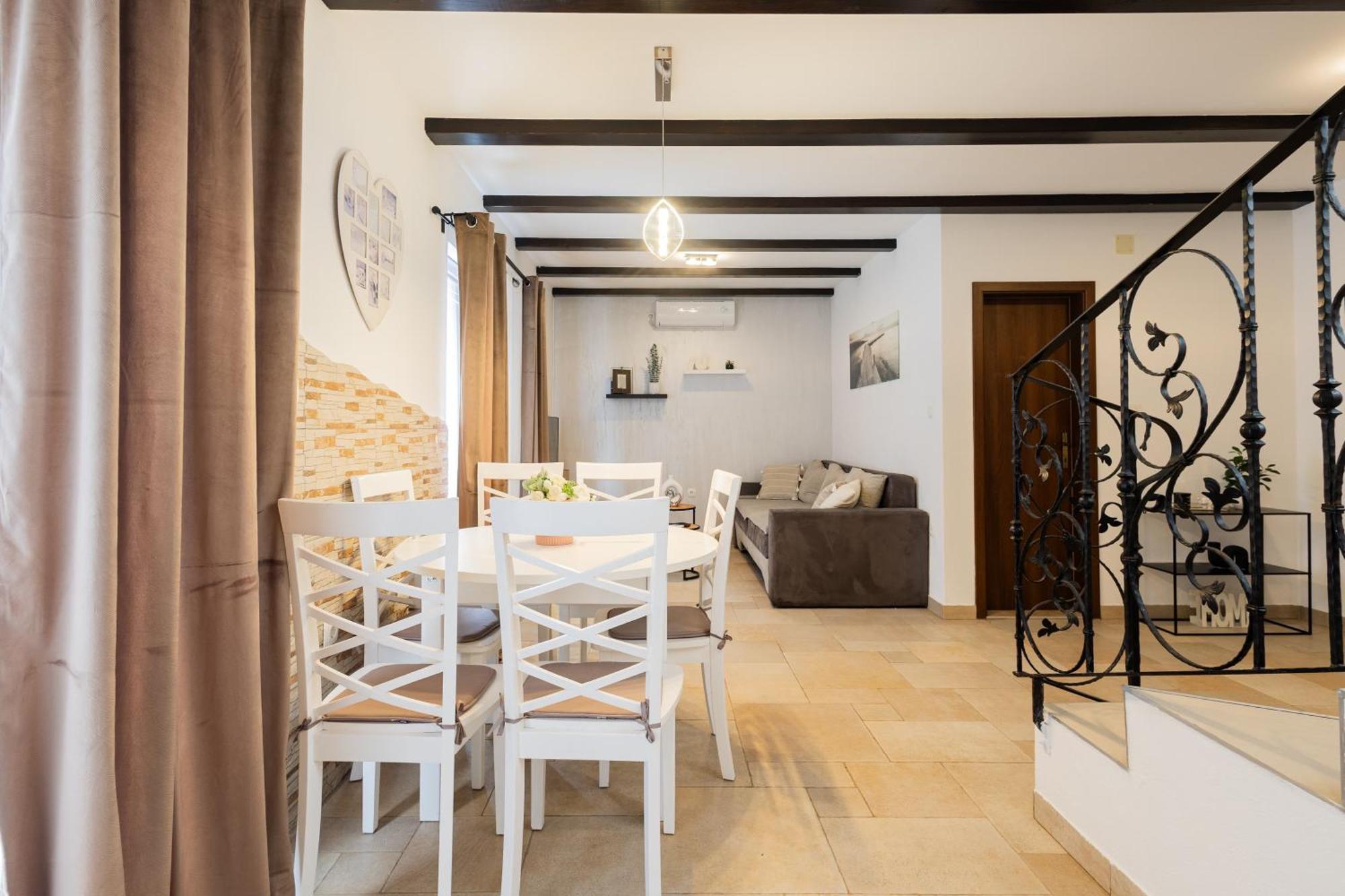 Villa Palanga Trogir Exterior photo
